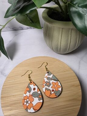 Retro Floral Wooden Teardrop Earrings